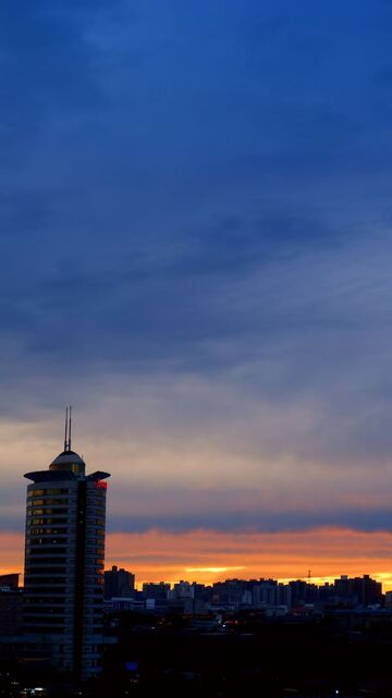 蓝色天空图治愈系