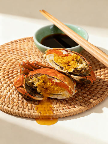 美味大闸蟹与蘸料搭配2