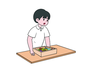 小男孩专注看彩色物件盒儿童