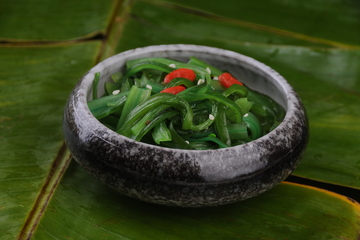 翠绿凉拌海草