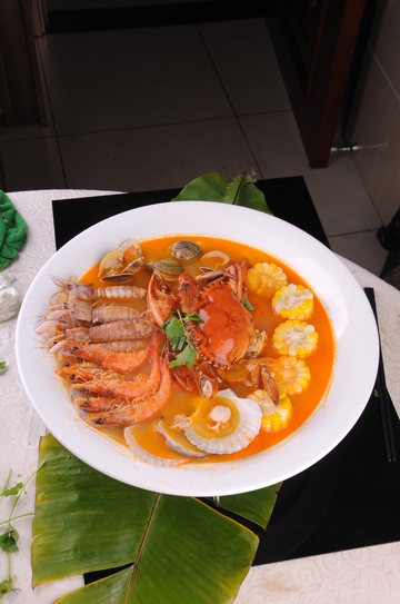 丰盛海鲜汤美味视觉盛宴