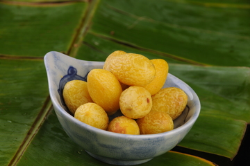 饱满黄果子橄榄