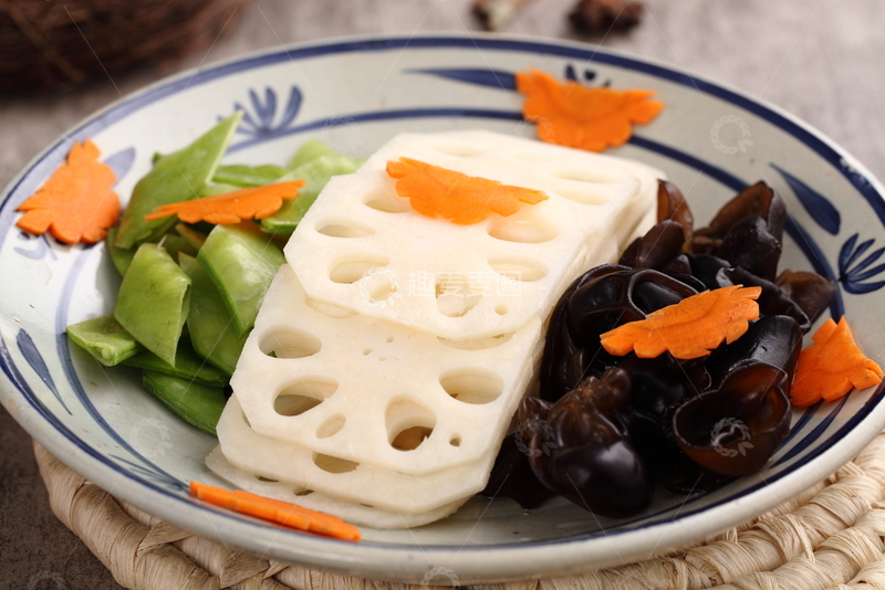 高清大图下载【趣麦麦图】-三色清爽凉拌藕片拼盘