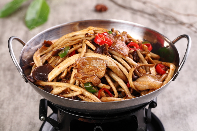 高清大图下载【趣麦麦图】干锅茶树菇炒肉片