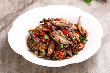 香辣美味的爆炒小鱼干