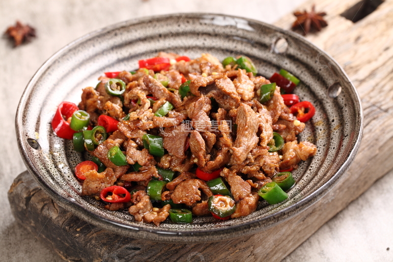 高清大图下载【趣麦麦图】-双椒炒鲜嫩牛肉片