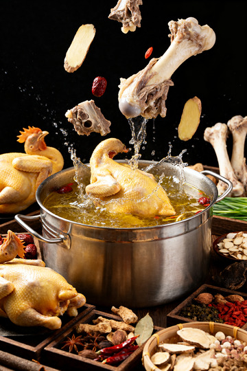 熬鲜鸡汤大骨美味高汤