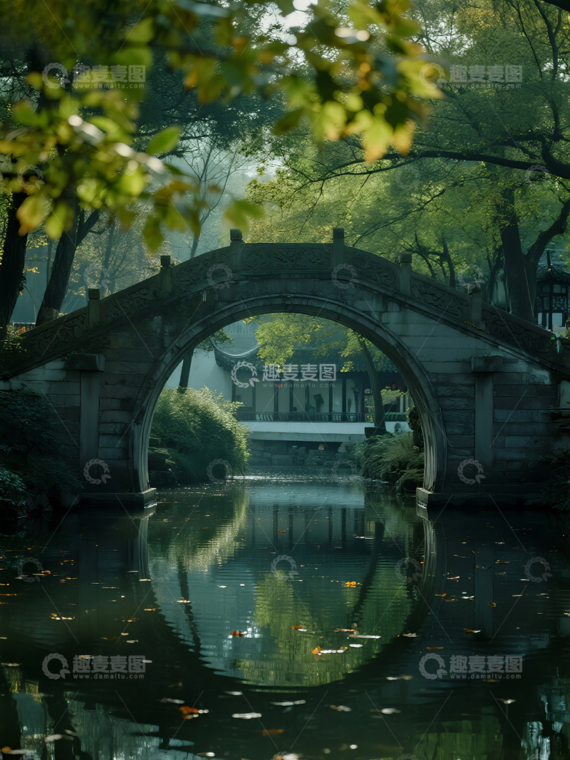 高清大图下载【趣麦麦图】拱桥倒影湖面绿树环绕