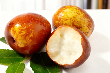新鲜脆甜的冬枣果实特写0