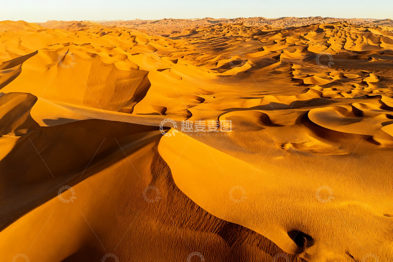 高清大图下载【趣麦麦图】壮丽广袤的金色沙漠景观3