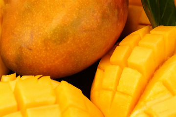 新鲜切块芒果特写2