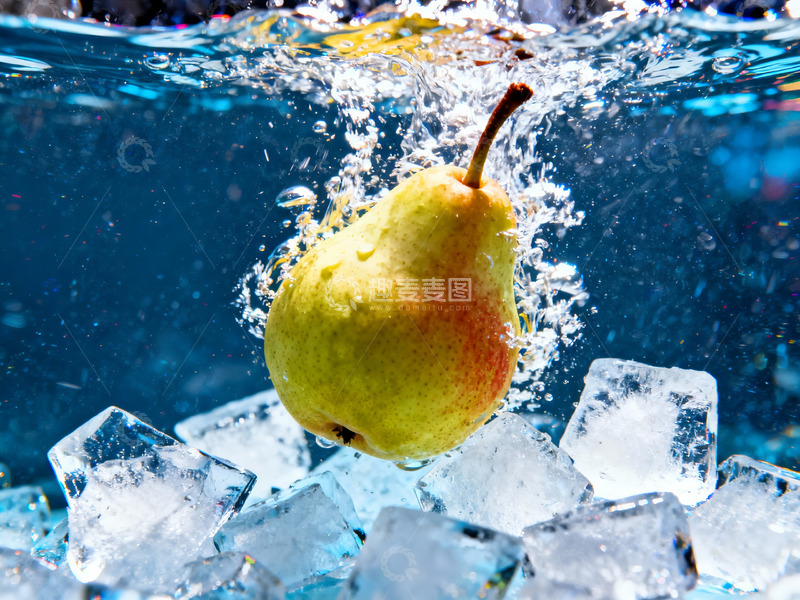 高清大图下载【趣麦麦图】鸭梨掉落到碎冰水里