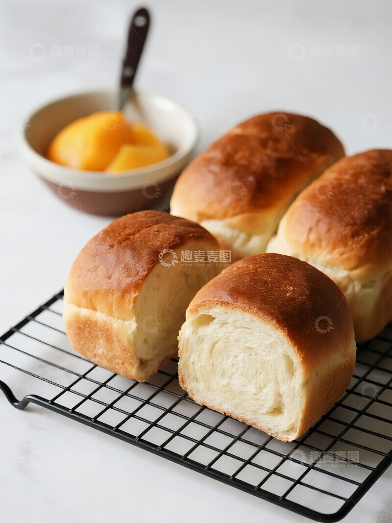 高清大图下载【趣麦麦图】刚烘焙的面包和黄油