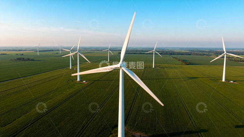 高清大图下载【趣麦麦图】广袤田野上的风力发电机组