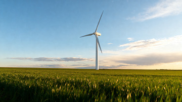 田野上的巨型风力发电机