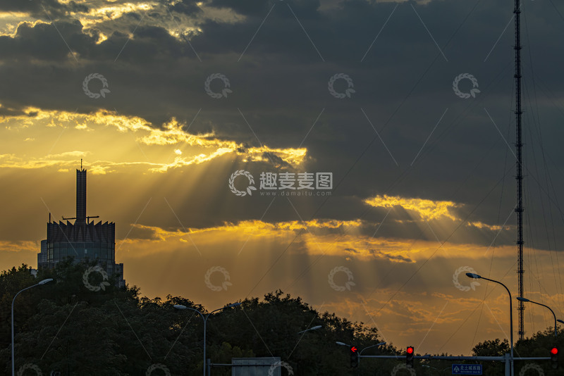 高清大图下载【趣麦麦图】丁达尔光束夕阳