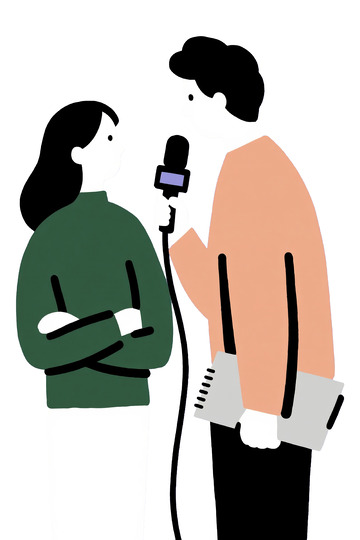 记者站立采访的场景素材