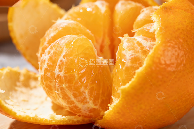 高清大图下载【趣麦麦图】剥开的新鲜多汁蜜橘