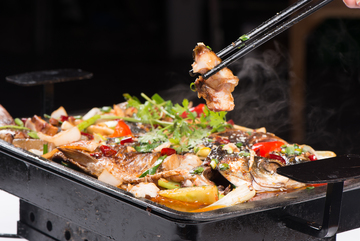 美味诱人的特色烤鱼佳肴