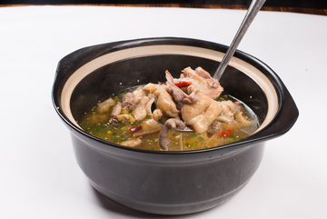 砂锅鲜香猪肚鸡