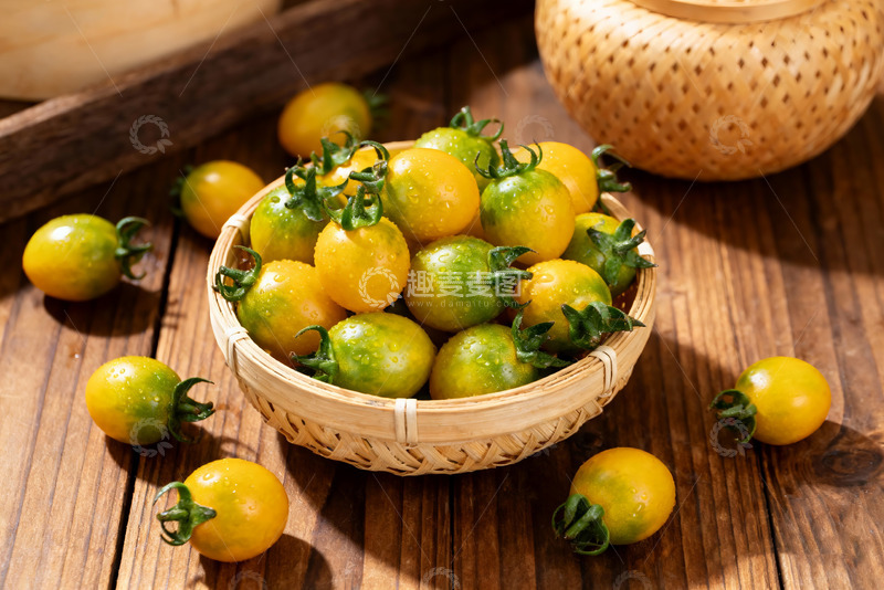 高清大图下载【趣麦麦图】新鲜小番茄带水珠特写