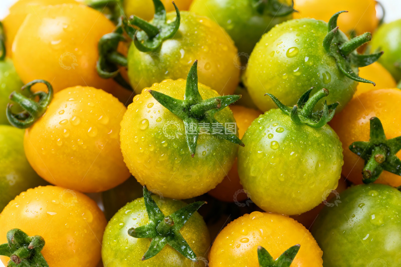 高清大图下载【趣麦麦图】带水珠的黄绿小番茄4