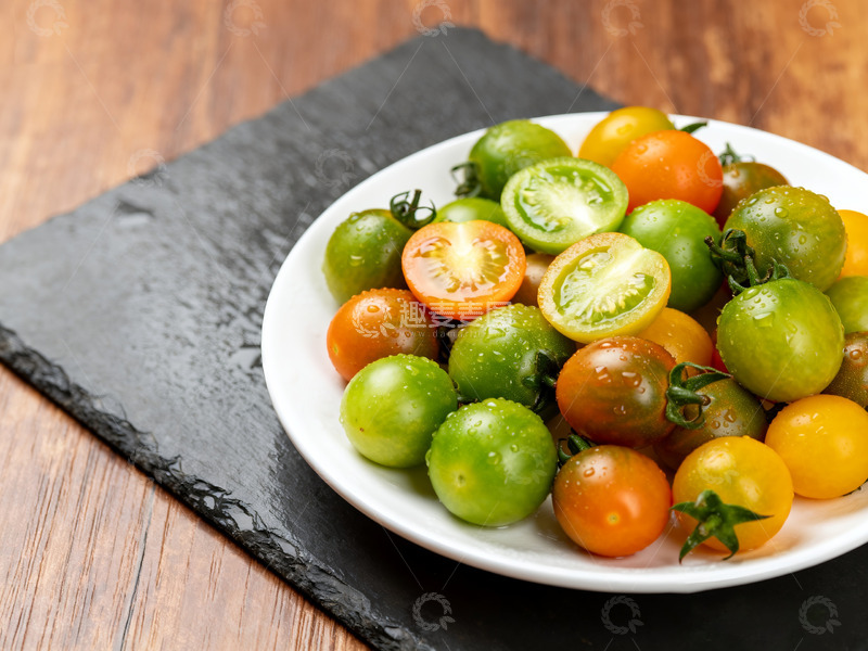 高清大图下载【趣麦麦图】新鲜的黄绿小番茄0