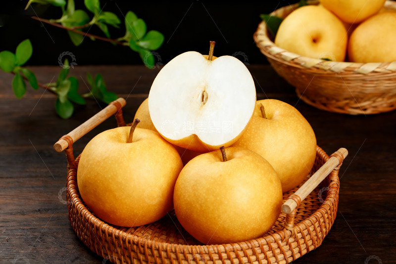 高清大图下载【趣麦麦图】-竹篮里的鲜嫩秋月梨0