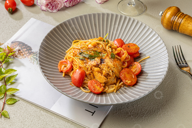 高清大图下载【趣麦麦图】美味番茄鸡腿意面