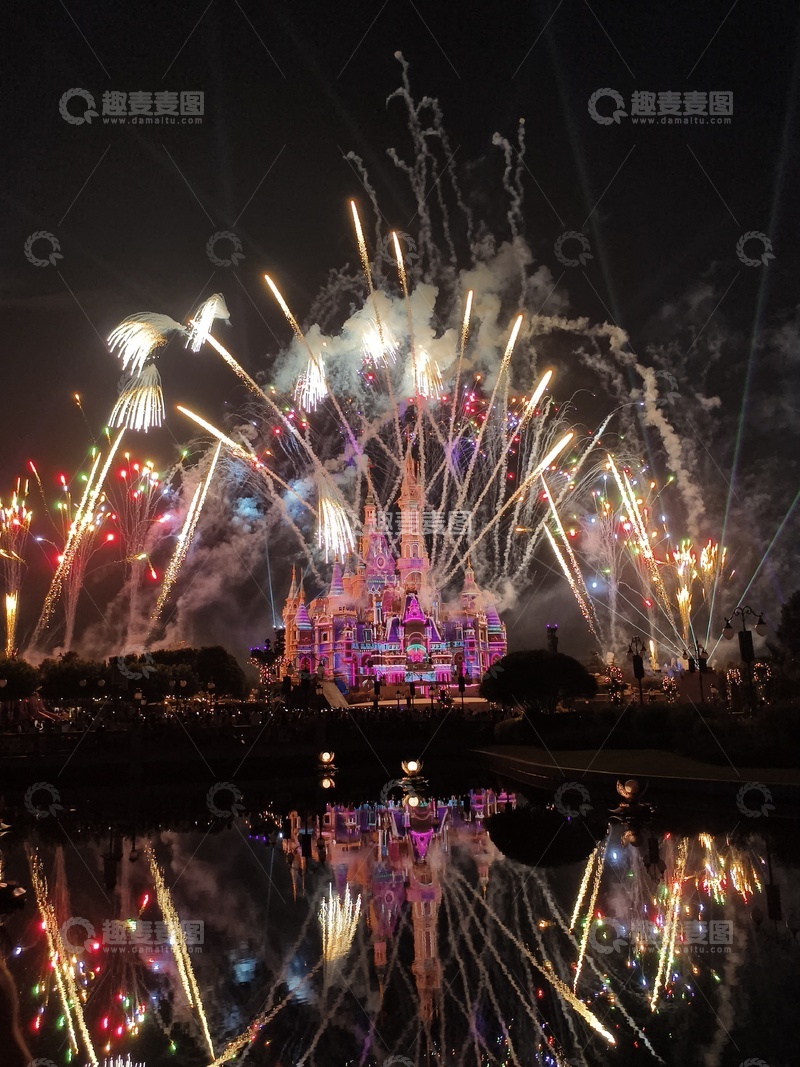 高清大图下载【趣麦麦图】-夜晚的烟花秀