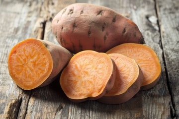 切片的红薯美食