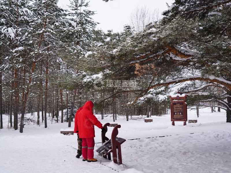 高清大图下载【趣麦麦图】冬日红衣雪景摄影