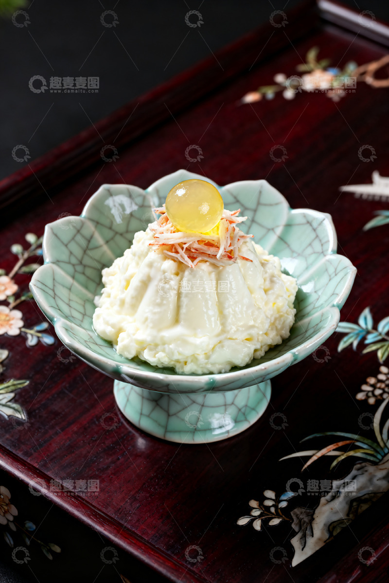 莲花盘美食佳肴