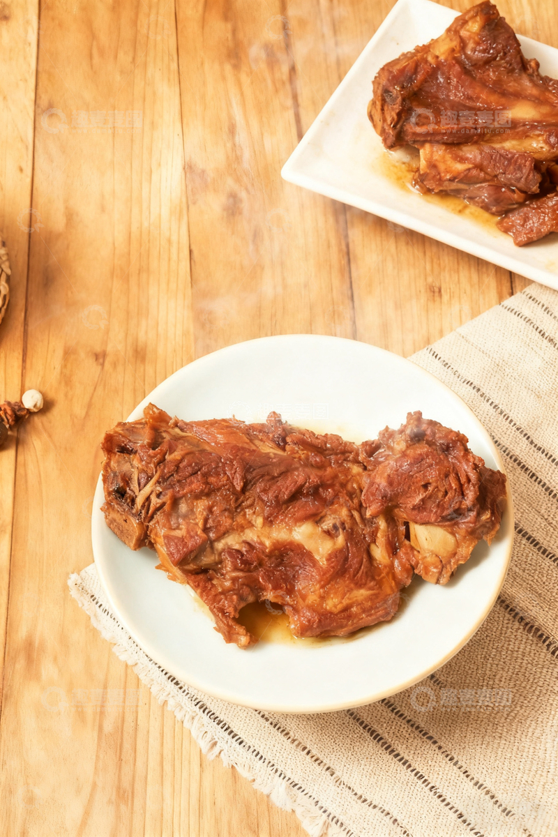 源文件下载【趣麦麦图】木质桌面卤味美食摄影