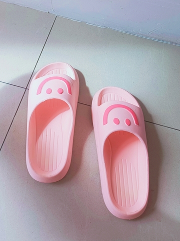 粉色卡通拖鞋家居鞋