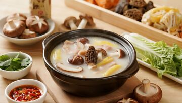 美食汤锅食材烹饪场景商业照片