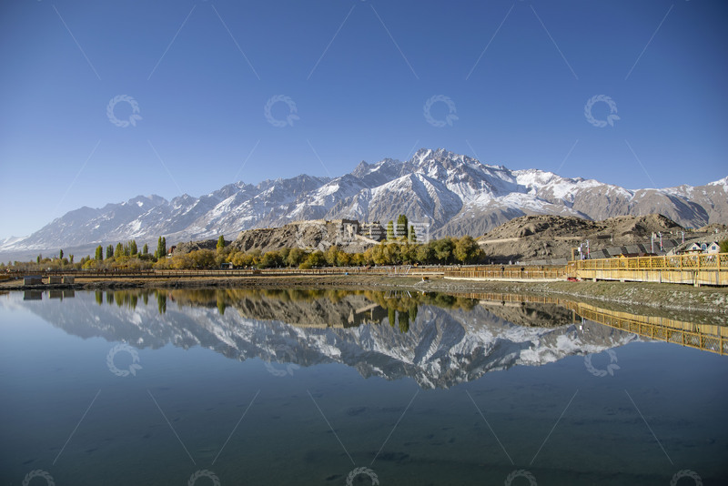 高清大图下载【趣麦麦图】南疆雪山湖泊