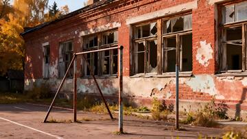 废弃学校篮球场景旧景