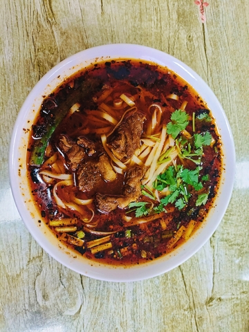 红油牛肉面美味面食