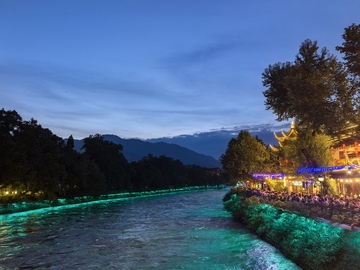 夜色河流灯光秀
