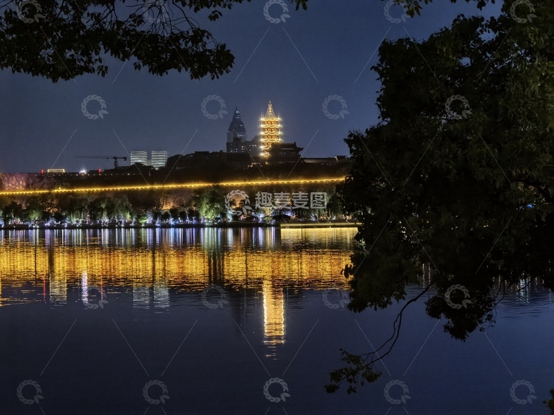 高清大图下载【趣麦麦图】夜色城楼水映灯光