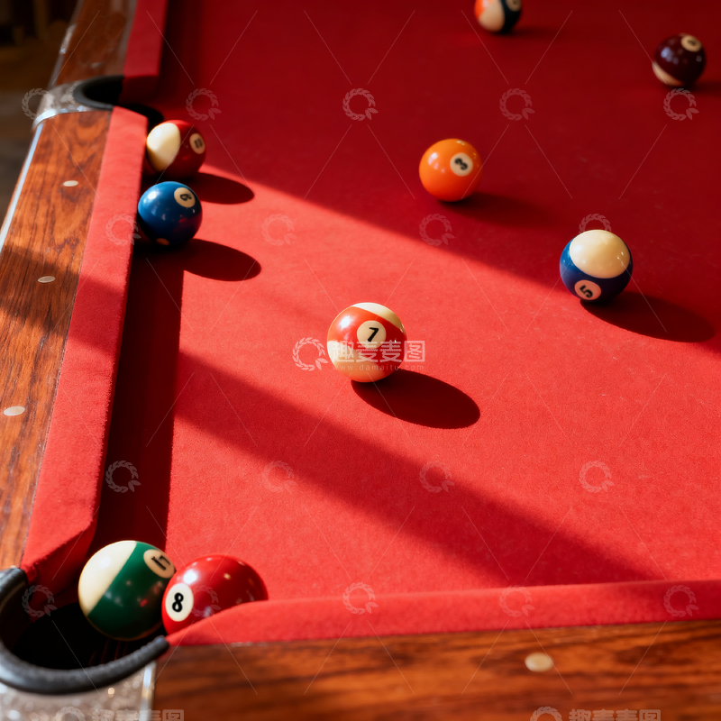 源文件下载【趣麦麦图】红色台球桌3