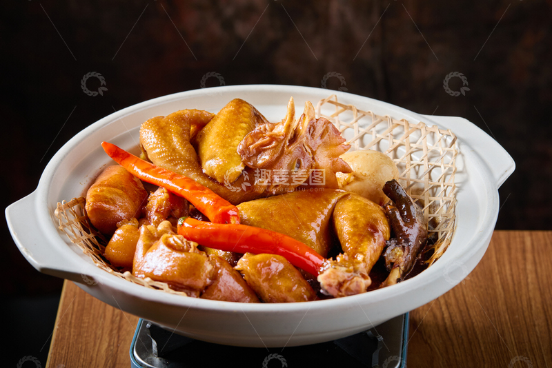 鲜香诱人砂煲鸡