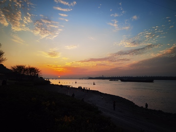 黄昏海滩剪影风光摄影