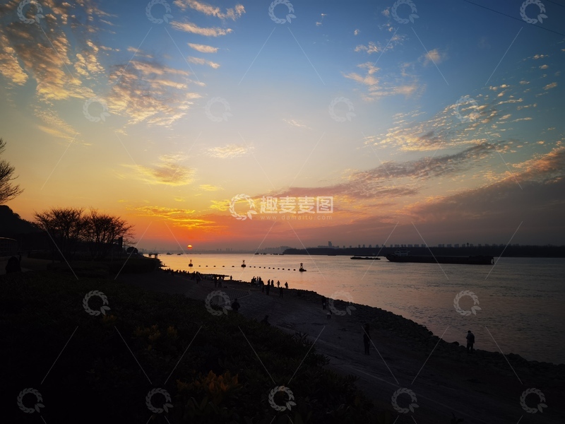 高清大图下载【趣麦麦图】-黄昏海滩剪影风光摄影
