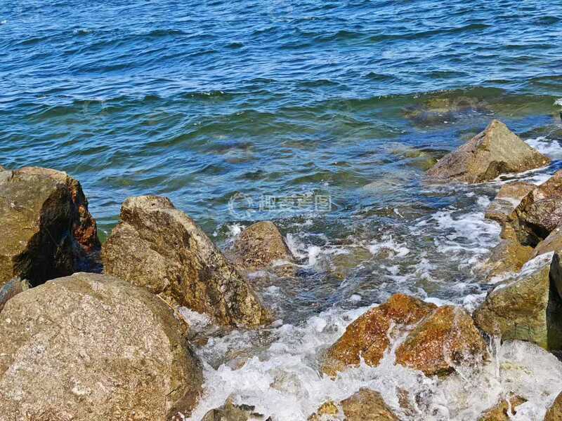 高清大图下载【趣麦麦图】海边岩石浪花风景图