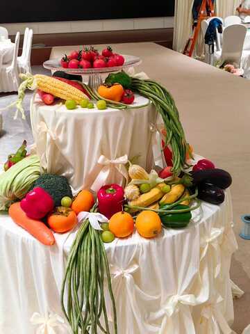 宴会水果蔬菜拼盘展示