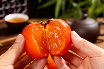 手拿特写柿子5