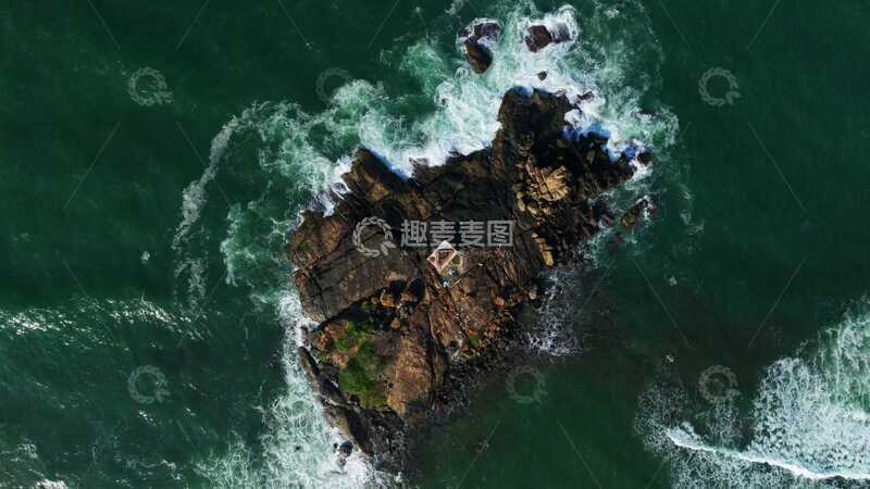 高清大图下载【趣麦麦图】高空俯瞰海上岩石