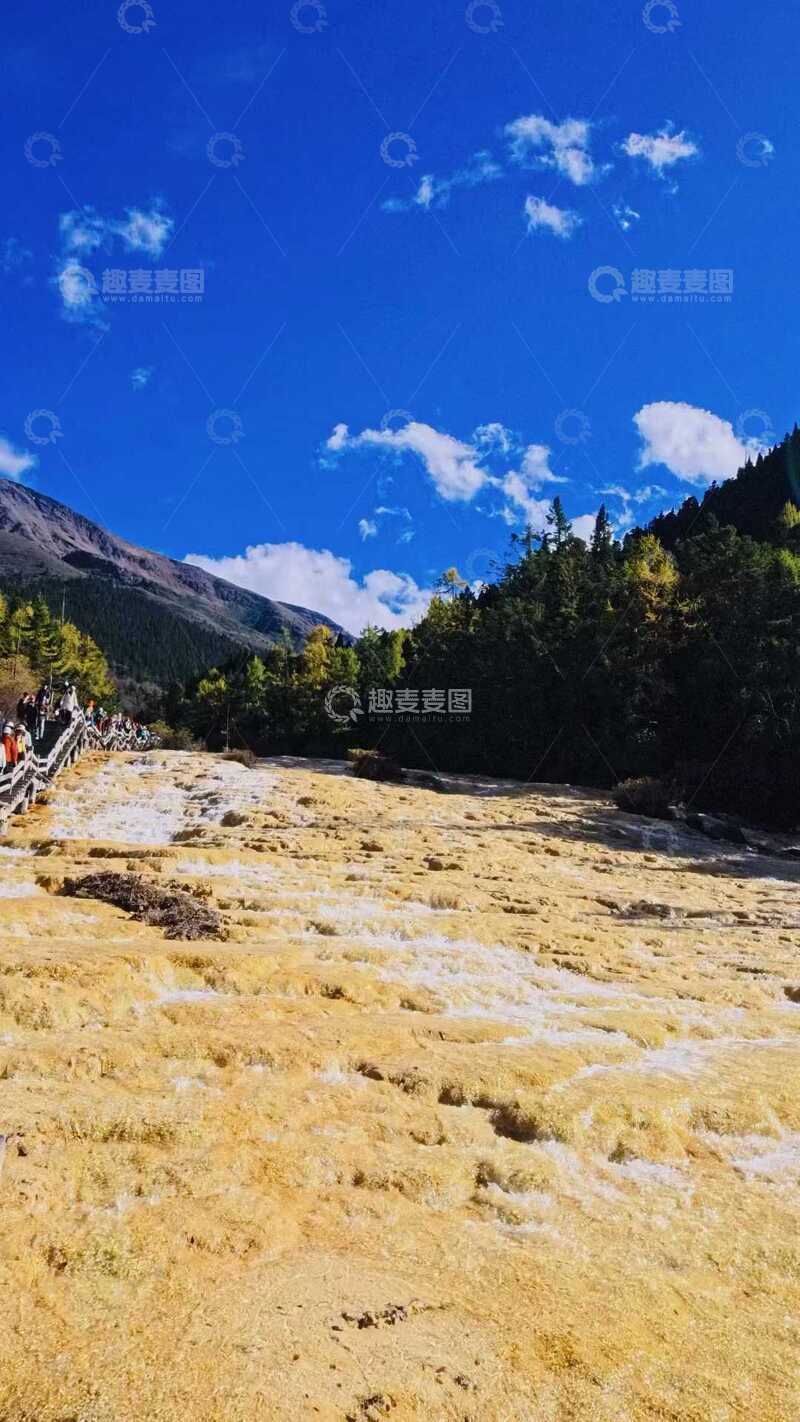 高清大图下载【趣麦麦图】-高原风光蓝天白云森林景观